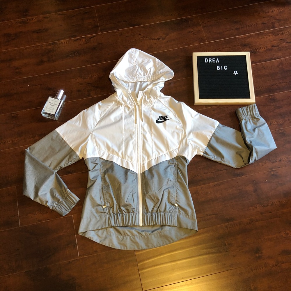 Nike Two-toned Windbreaker